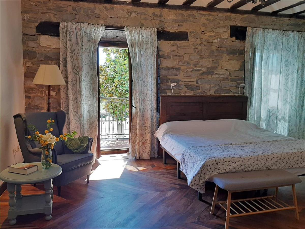 Hotel Dona Lola Izarra Exterior photo